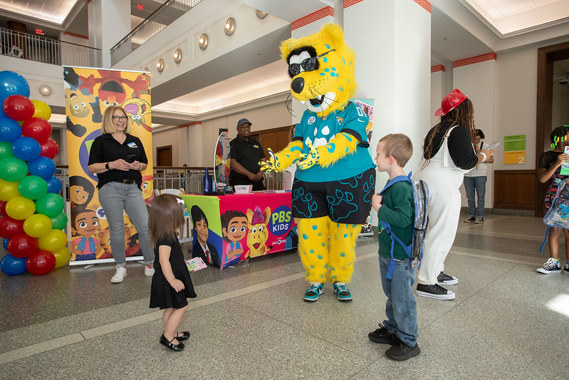 Jaguars Mascot Visits the Library Jaguars Mascot Visits the Library